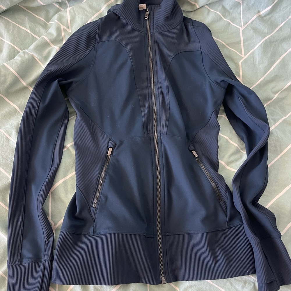 Lululemon women's navy ribbed jacket size 4 used excellent condition